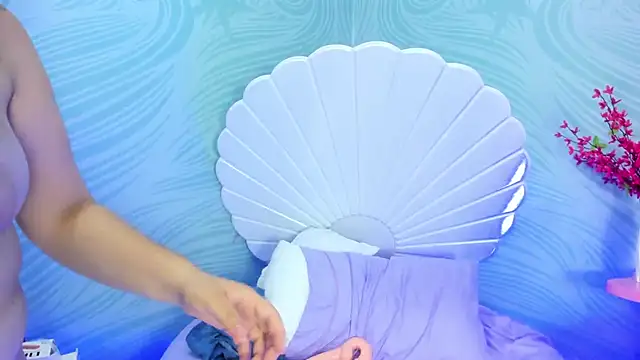 Briana_24's cam snapshot