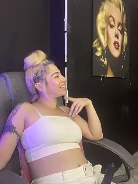 viktoria_davis_'s cam snapshot