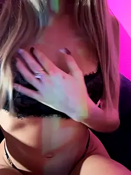 ladamoon's cam snapshot