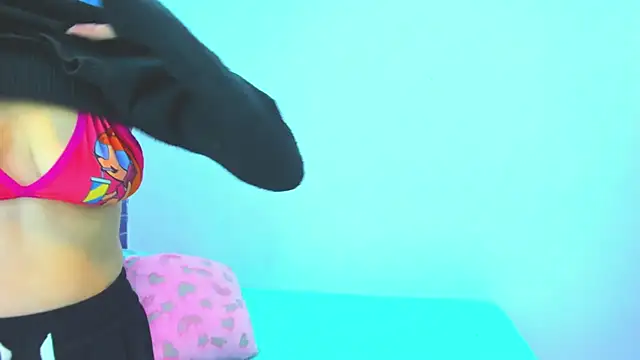 Cora_222's cam snapshot