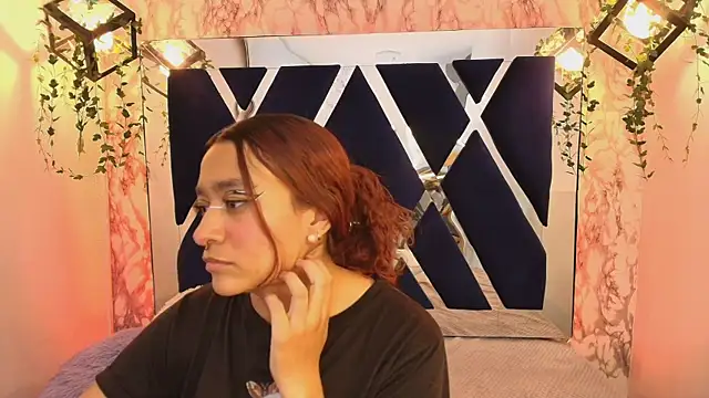 charlotte_bluee's cam snapshot