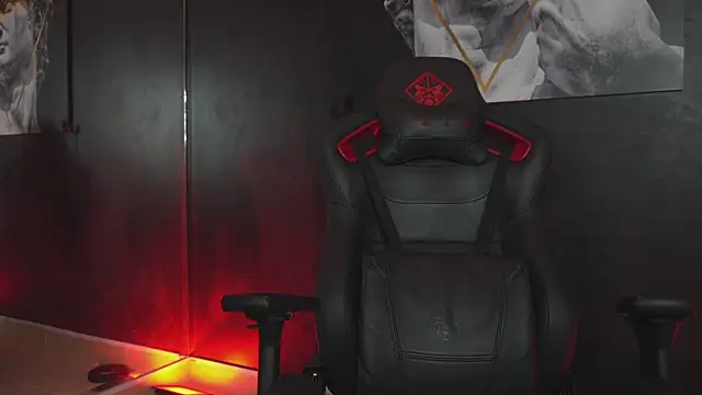 JacksonOlsenn live sex cam