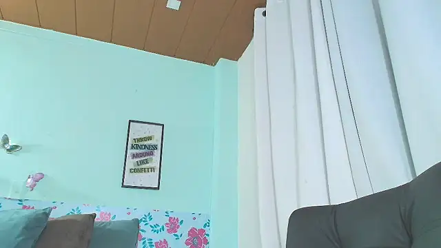 Sharlottexxlatin_'s cam snapshot