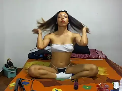 MeganAndMax@xh's cam snapshot