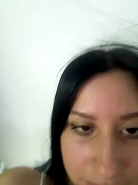 lucy_grey25's cam snapshot