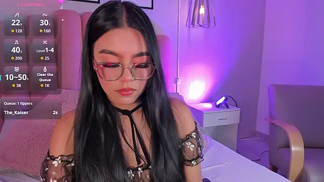 mara_swan_'s cam snapshot