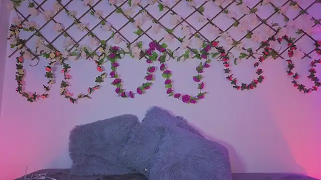 Lolarosesxs's cam snapshot