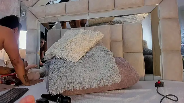 MaddyGray_'s cam snapshot