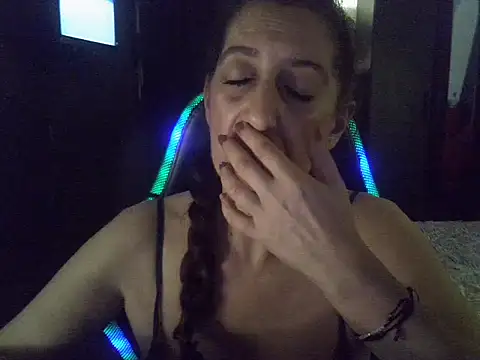 moi-simplement's cam snapshot