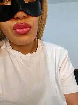 Lonalonaa_19999's cam snapshot