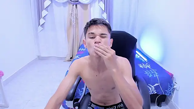 Aron_Boyy's cam snapshot