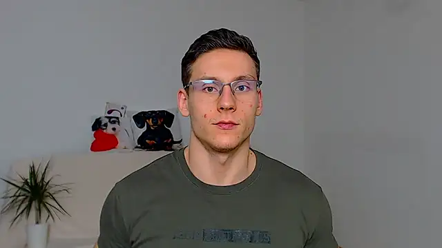 ZeinMiracles's cam snapshot