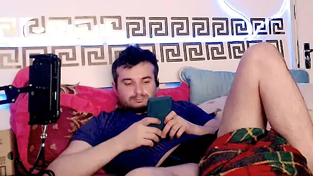 erotictoyboy69's cam snapshot