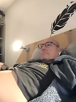 bogland33's cam snapshot