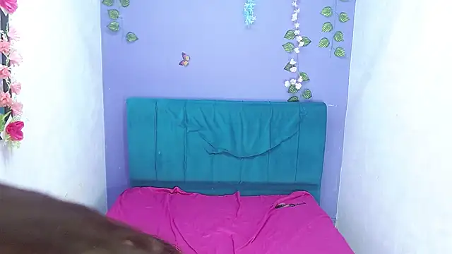 adaharagomezcm's cam snapshot