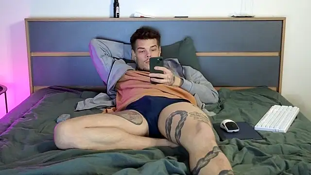 DENIS_HERE's cam snapshot