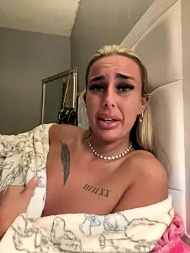 EllieMaeBaby's web cam