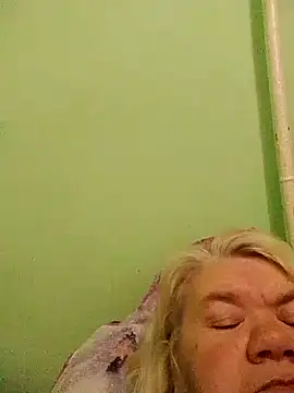 LusiyaGold5's cam snapshot