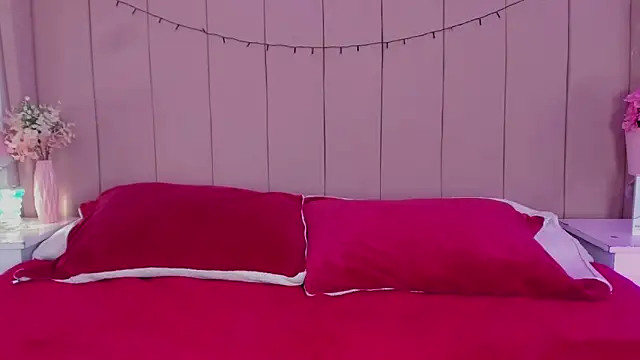 MollyBigBoobs12's cam snapshot