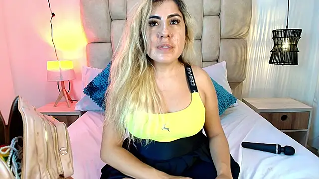 AdharaSmithh's cam snapshot