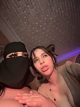 Queentaraf999 live sex cam