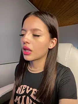 Sofia18_pinkk live sex cam