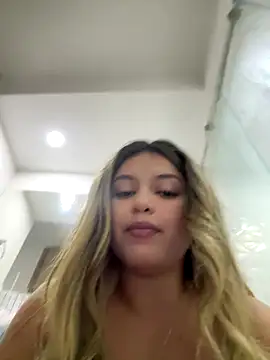 lunablossom_ live sex cam