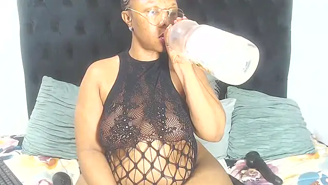 BootyClitQueen's cam snapshot