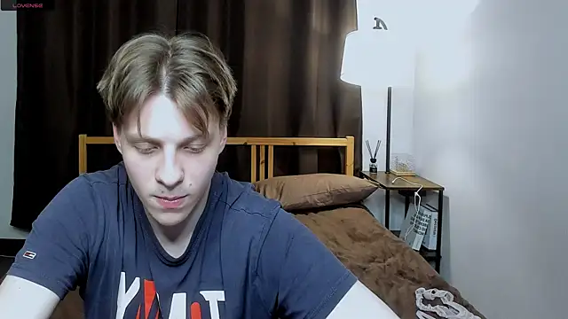 Blossomandbee's cam snapshot