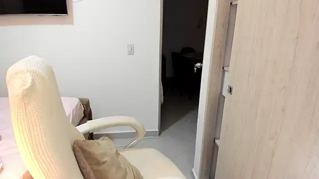 misstoya's cam snapshot