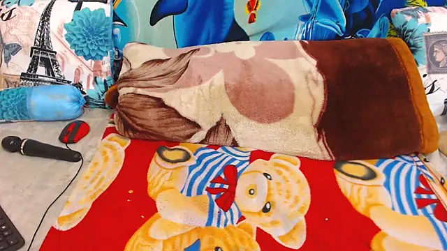 ChocolateClit's cam snapshot