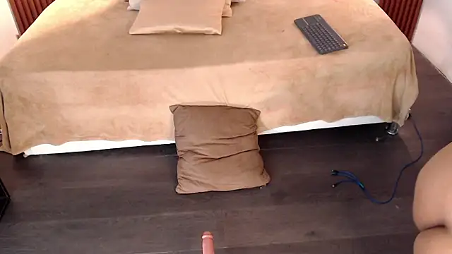 Rose_Crimson's cam snapshot