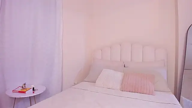 evely_coelloo's cam snapshot