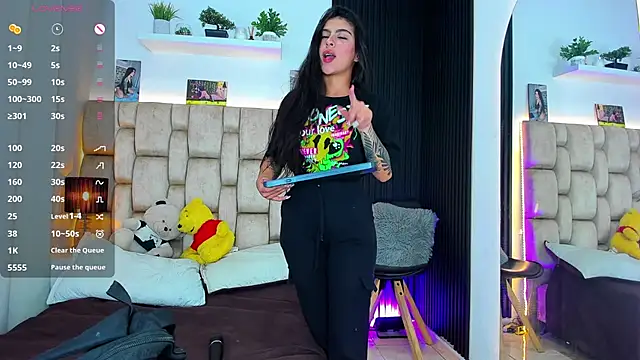 little_sophie18's cam snapshot