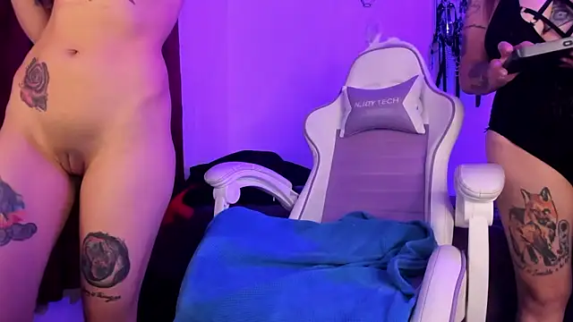 dungeongirls live sex cam