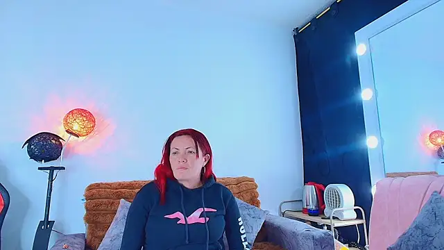 carolinhe_'s cam snapshot