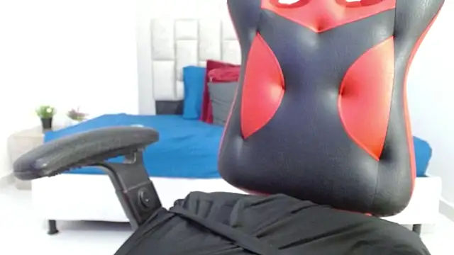 Zoe_Galli's cam snapshot