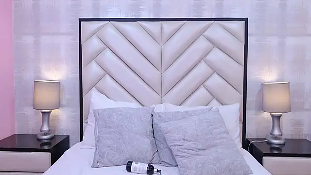 VictoriaHiills live sex cam