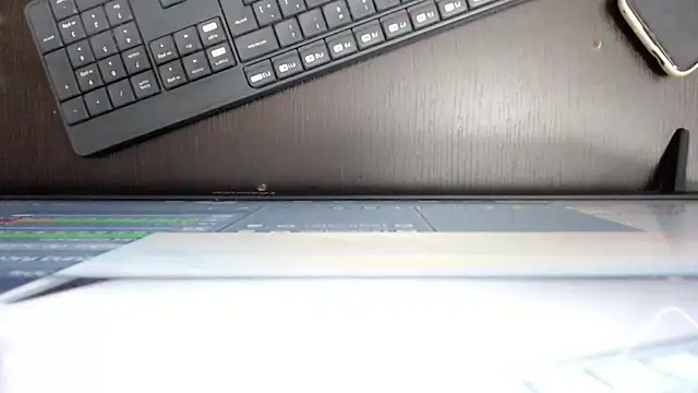 leonela_69's cam snapshot