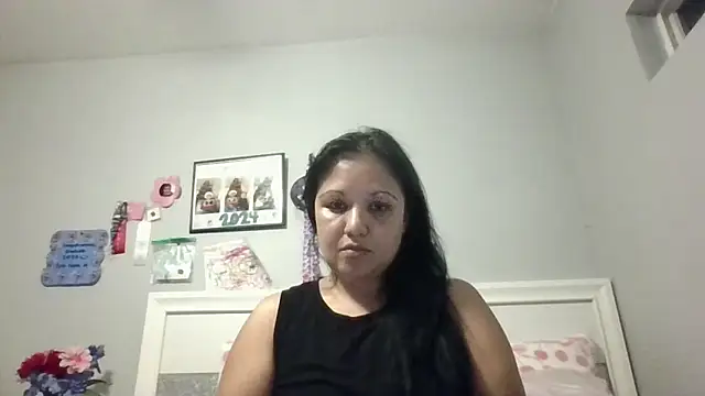 tattedlatina's cam snapshot