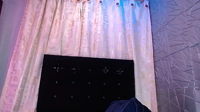 Camille_Sinclair's cam snapshot