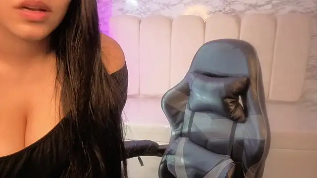 Mialover_v's cam snapshot