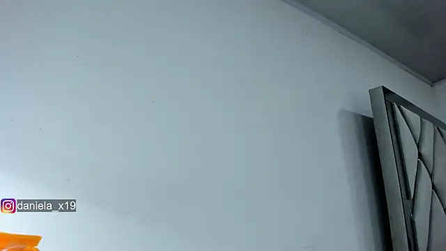 Daniela_x19's cam snapshot