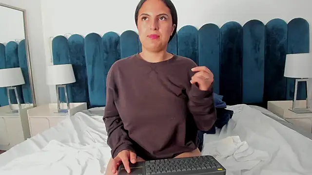 AuraSky_'s cam snapshot