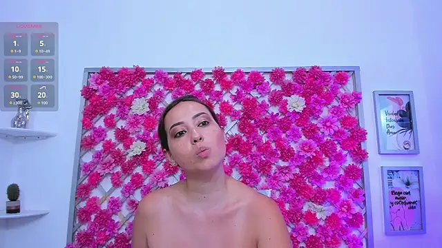 emmyrouse_'s cam snapshot