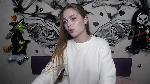 LaraPika's cam snapshot