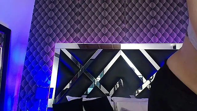 victoriaa_lee_'s cam snapshot