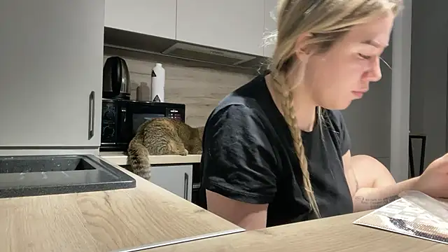 Embersweetbunny's cam snapshot