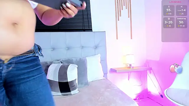 _aithanaa_'s cam snapshot