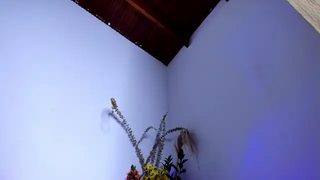 kiut_lili's cam snapshot